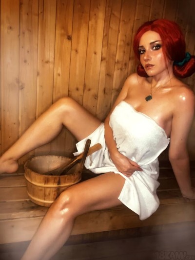 Ezysummers - Merigold in the sauna