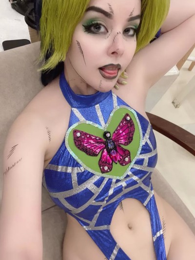 Helly Valentine - Jolyne Cujoh Selfies