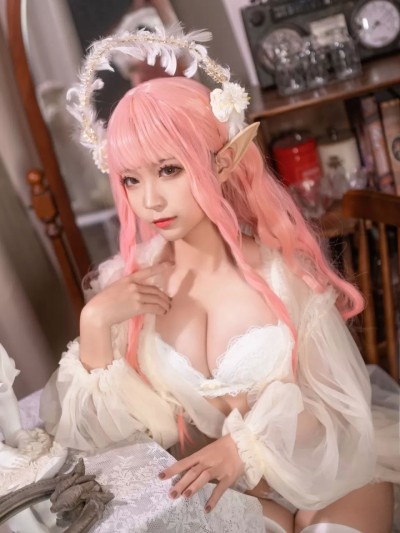 Momo - pink elf