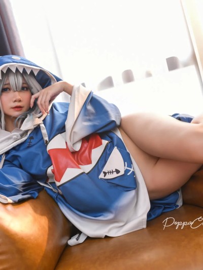 PoppaChan cosplay Gawr Gura – Hololive