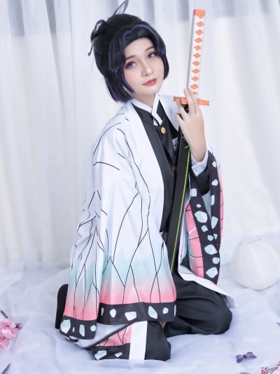 Azami cosplay Shinobu Kocho – Kimetsu no Yaiba