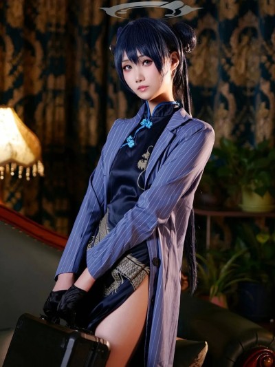 嫣嫣子 (yanyanziowo) cosplay Misaki – Blue Archive