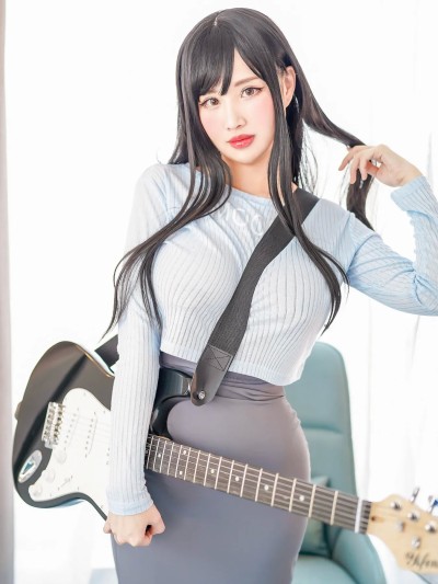 KaYa Huang (萱) – Guitar MeiMei