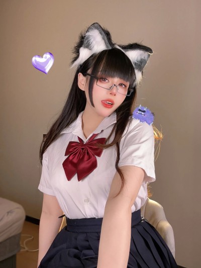 九言 (Jiu Yan) – Cat eared girl skirt