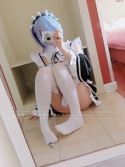 一只肉酱阿 (roujiangdajiba) cosplay Rem – Re:Zero