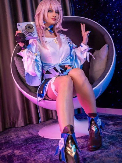 Aery Tiefling cosplay March 7th – Honkai:Star Rail