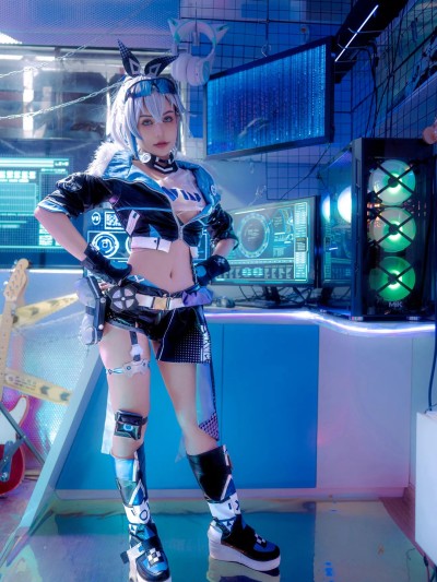 Joyce (Joyce Lin2x) cosplay Silver Wolf – Honkai:Star Rail