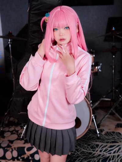 ZinieQ (ジニCosplayer) cosplay Bocchi – Bocchi The Rock