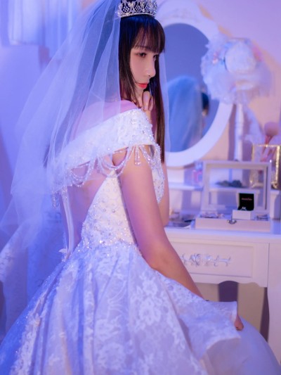 西瓜少女 (Xigua shaonu) – Pure white bride