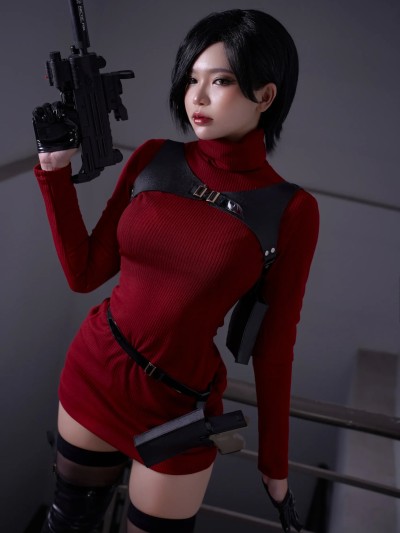 ZinieQ (ジニCosplayer) cosplay Ada Wong – Resident Evil