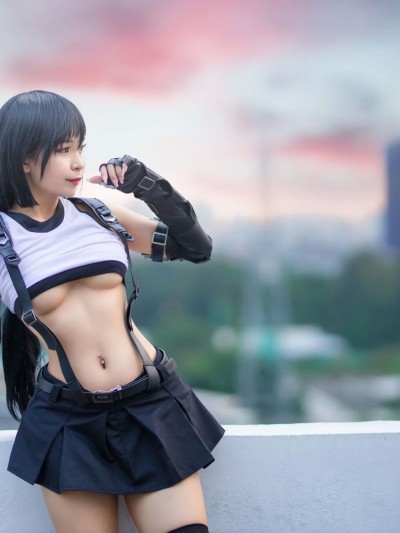 Umeko J cosplay Tifa Lockhart – Final Fantasy