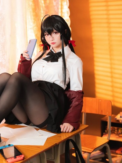 Hoshilily (星之迟迟) cosplay Taihou JK – Azur Lane