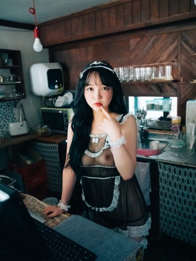 [Loozy] – Son Ye-Eun (손예은) – Fetish Cafe