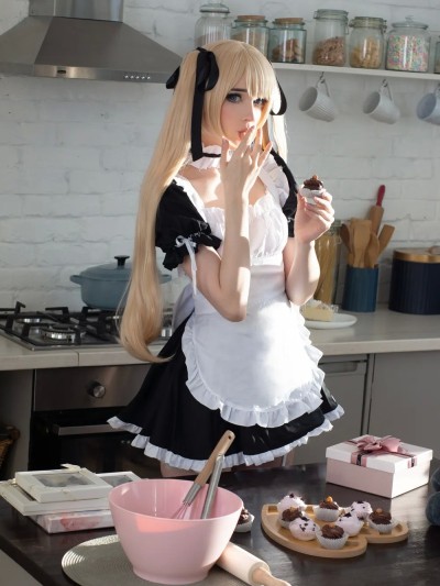 Candy Ball cosplay Marie Rose – Dead or Alive