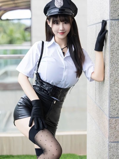 YouMi – Zhu Ke Er (朱可儿Flora) – Girl Police Officer