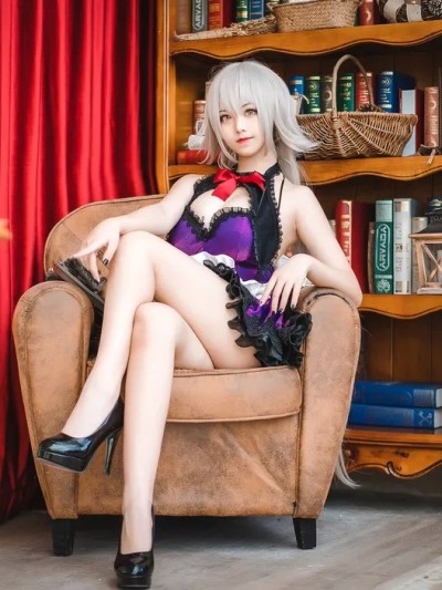 Meeu (蜜汁猫裘) cosplay Jeanne Alter Maid – Fate/Grand Order