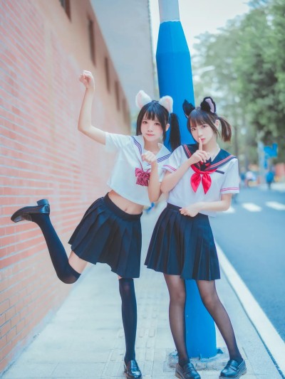 Cherry Neko (桜桃喵) cosplay Cat-eared School Girl
