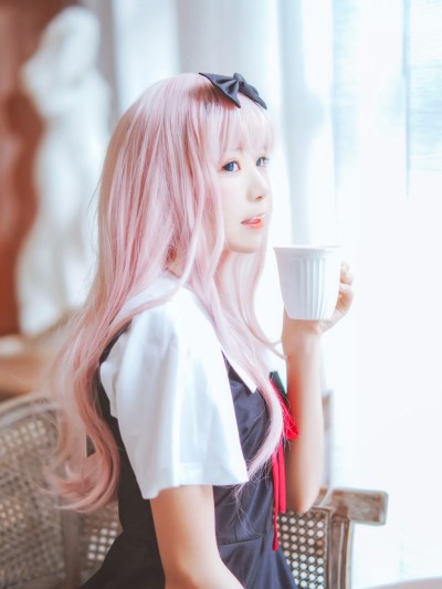 Cherry Neko (桜桃喵) cosplay Chika Fujiwara – Kaguya-sama wa Kokurasetai
