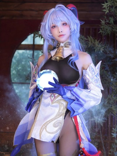 Aqua cosplay Ganyu – Genshin Impact