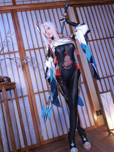 Aqua cosplay Shenhe – Genshin Impact