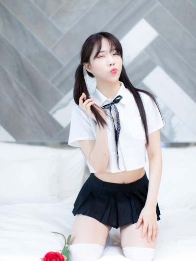 KiSiA – Eunha (은하) – Schoolgirl