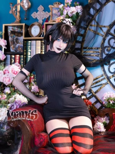 Byoru (ビョル) cosplay Mavis Dracula – Hotel Transylvania
