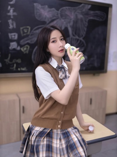 Xiuren秀人网 – 鱼子酱Fish – School Girl