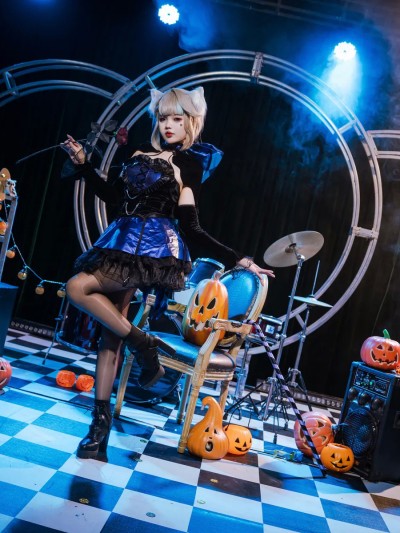 小瑶幺幺 (xiaoyaoyaoyao12) cosplay Lynette Halloween Edition – Genshin Impact