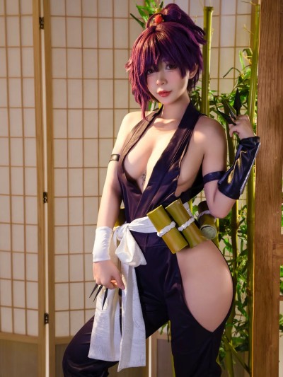 Umeko J cosplay Yuzuriha – Jigokuraku