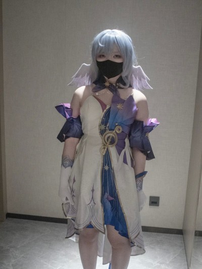 少女映画 (Shojo eiga) cosplay Robin – Honkai:Star Rail