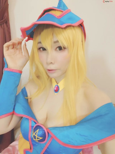 Okada Yui cosplay Dark Magician Girl – Yu-Gi-Oh