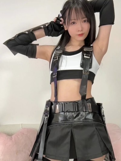 Yuahentai2 cosplay Tifa Lockhart – Final Fantasy