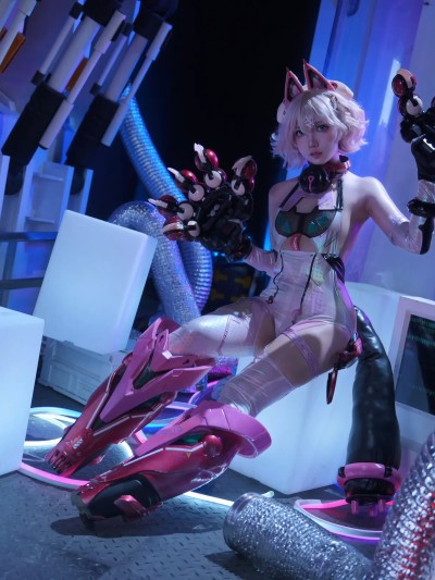 小和甜酒 (xiaohetianjiu) cosplay Lynx – Cross Core