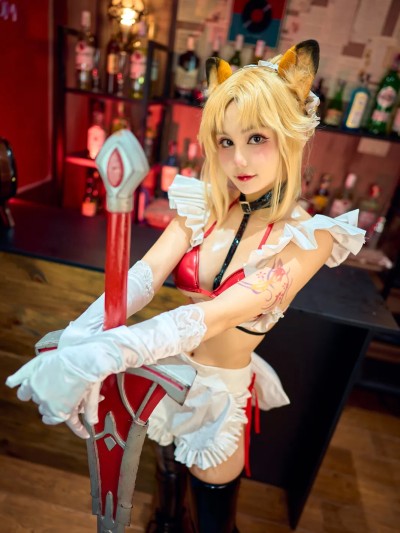 Joyce (Joyce Lin2x) cosplay Mordred Maid – Fate/Grand Order