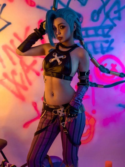 Umeko J cosplay Jinx – League of Legends