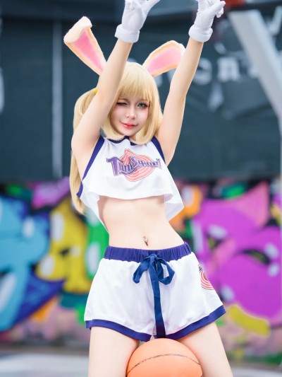 Umeko J – Lola Bunny